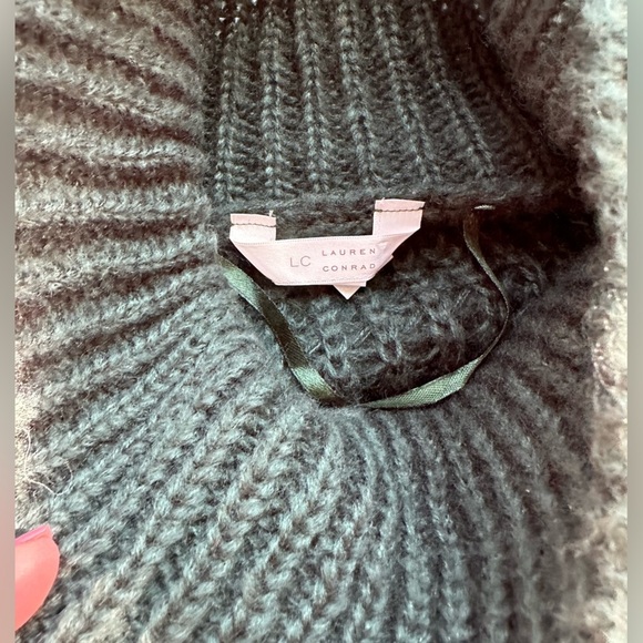 LC Lauren Conrad Green Poncho - Picture 2 of 5